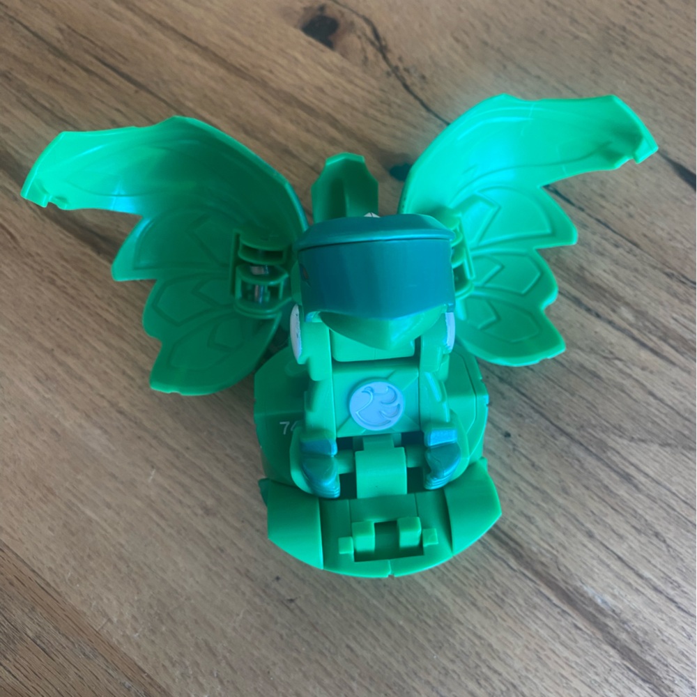 Bakugan Transforming Green Action Figure Ball